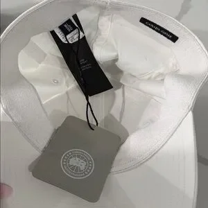 Canada Goose | Accessories | Nwt Authentic Canada Goose  display picture 1